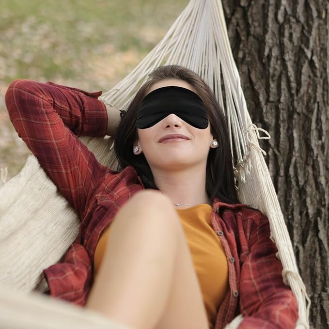 1 Pcs Silk Sleep Mask, Soft Eye Mask with Elastic Strap, Lightweight Blindfold for Men, Women, Travel, and Naps (Black)