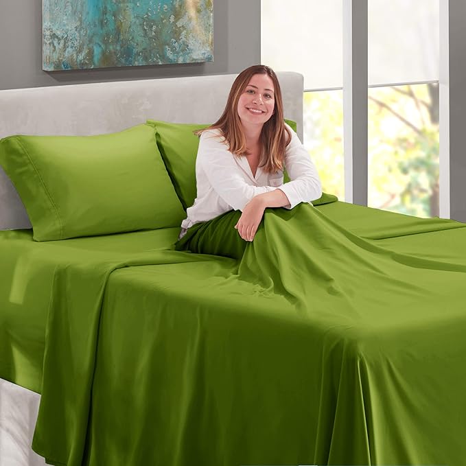 Nestl King Size Sheet Set, 4 Piece Extra Deep Pocket (18-24 inches), Microfiber, Hotel Luxury, Soft, Breathable, Wrinkle-Free, Easy to Care, Calla Green