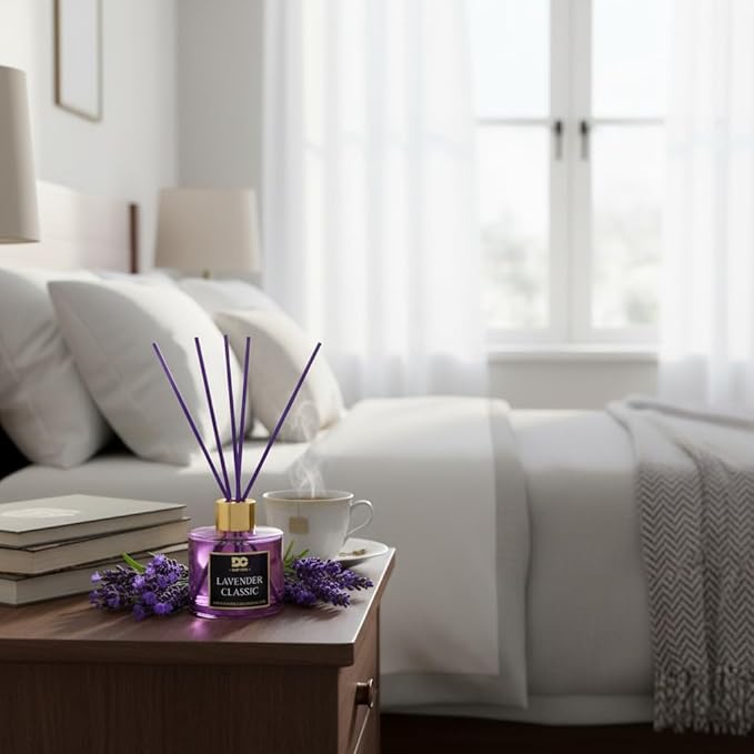 Daniella's Candles Reed Diffuser Set, Lavender Classic, Scented Diffuser with 8 Rattan Sticks, Home Fragrance, Long Lasting Oil Up to 20 Weeks