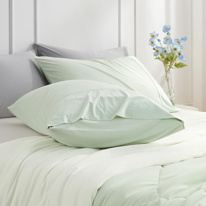 Cozy Bliss Cooling Pillow Cases for Hot Sleepers, Q-Max>0.45, Standard Size Set of 2, Soft & Silky Pillow Covers with Envelope Closure,Gift, Green, 20x26 Inches