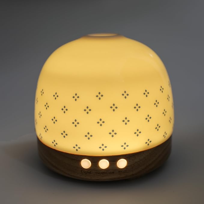 Luxurious Essential Ceramic Diffuser Round Aroma Diffuser 300ml Night Light Captivating Exquisite Blue and White Porcelain Patterned Elegance Nano Water Mist Humidifier