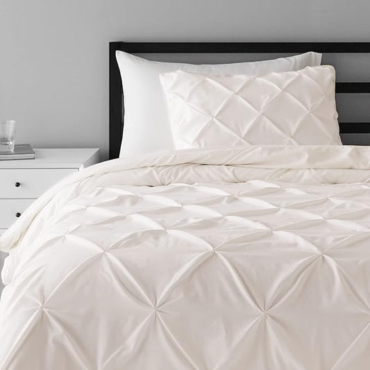 Amazon Basics 2-Piece Lightweight Pinch Pleat All-Season Down-Alternative Comforter Bedding Set with Piped Edges, Twin/Twin XL, Cream