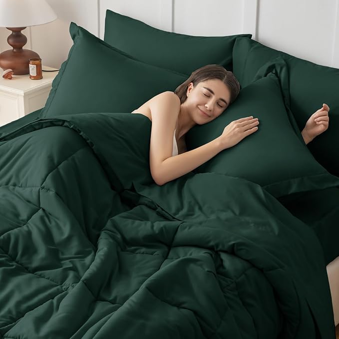 JOLLYVOGUE King Comforter Set, Ultra-Soft Bed in a Bag King Size 7 Pieces, Oeko-TEX Certified Bedding Set with Down Alternative Comforter, Sheets, Pillowcases & Shams, Emerald Green