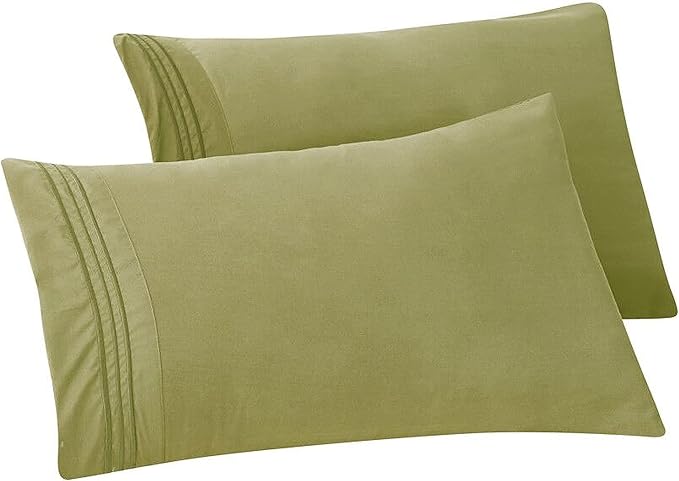 Elegant Comfort Solid Pillowcases 1500 Premium Hotel Quality Microfiber - Smooth Weave, Wrinkle and Stain Resistant, Easy Slip-On, 2-Piece Set, King Pillowcase, Green