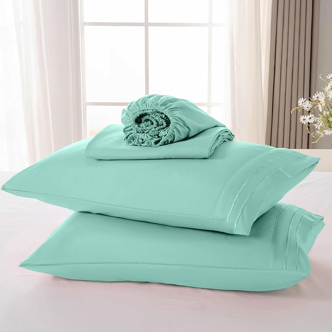ROSE&RISY Light Green King Sheet Set, 4 Pieces Soft Bedding Sheet Set, Breathable and Cooling,Includes 1 Fitted Sheet, 1 Flat Sheet, 2 Pillow Cases - Deep Pocket (Light Green, King)