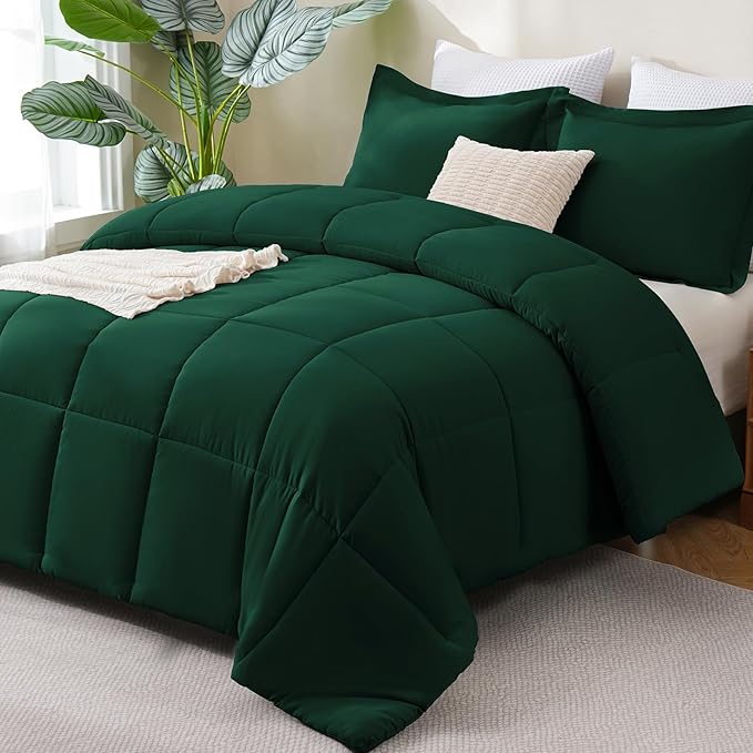 CozyLux Oversized King Comforter Set, 3 Pieces Emerald Green 120x98 Box Stitched Design Soft Bedding Set, All Season Lightweight Breathable Bed Set with 1 Down Alternative Comforter and 2 Pillow Shams