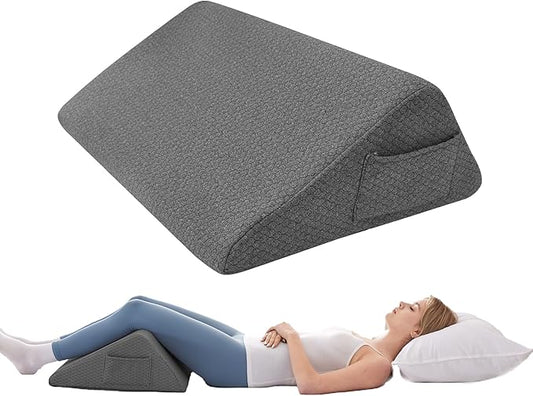 Bedluxe Knee Wedge Pillow, Memory Foam Leg Pillow Knee Pillow for Back Sleeping, Wedge Pillows for Legs Post Surgery, Triangle Pillow for Knee Support, Leg Elevation, Knees Hip Back Pain Relief, Black