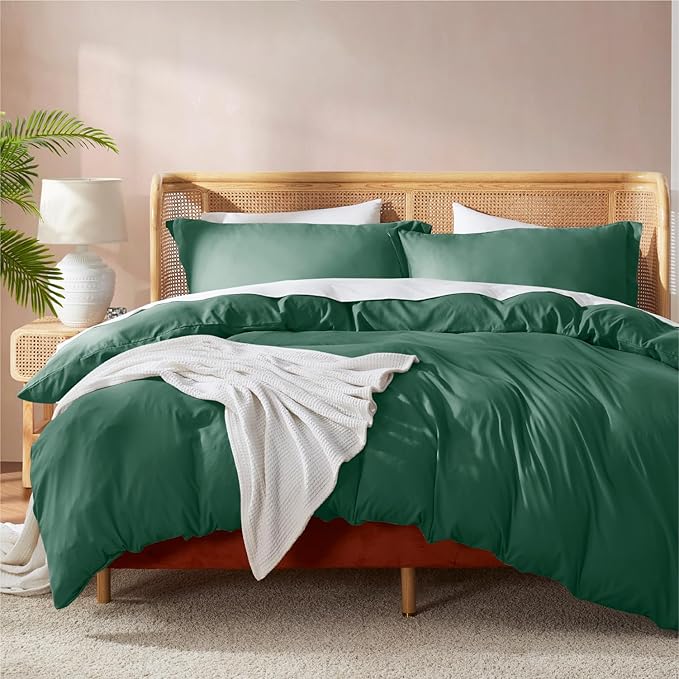 Nestl Queen Duvet Cover Set with Comforter Insert - Dark Green 4 Piece 90x90 Duvet Cover & 2 Pillow Shams with White Quilted Down Alternative Comforter, Ultra Soft, All Season