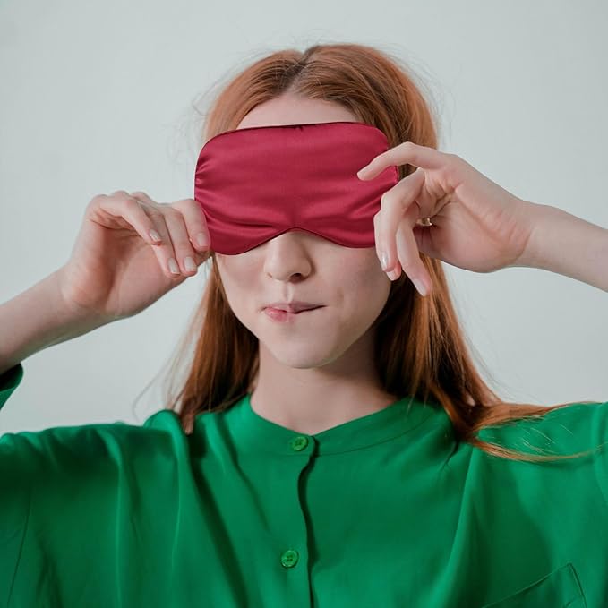 1 Pcs Silk Sleep Mask, Soft Eye Mask with Elastic Strap, Lightweight Blindfold for Men, Women, Travel, and Naps (Black)