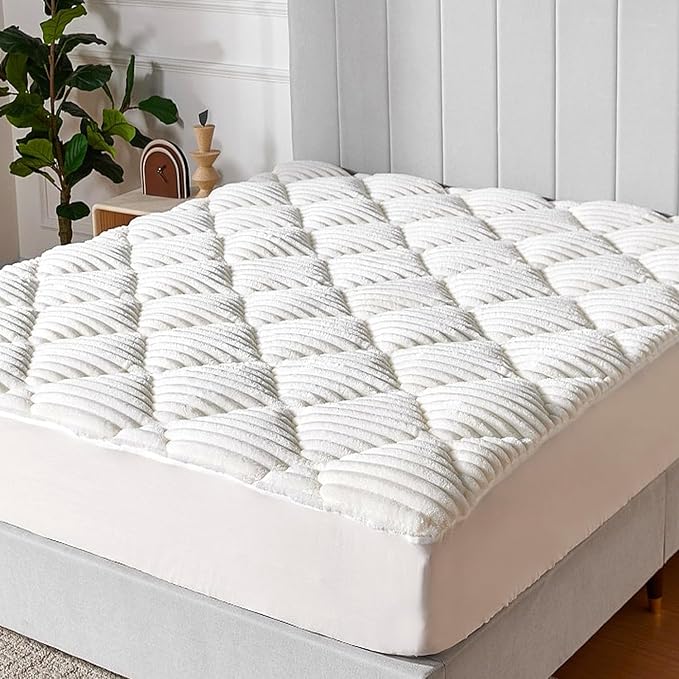 Novilla Fleece Mattress Topper Twin, Warm Sherpa Mattress Pad, Cloud-Like Soft Bed Cover for Winter, Deep Pocket fits up to 21", Machine Washable
