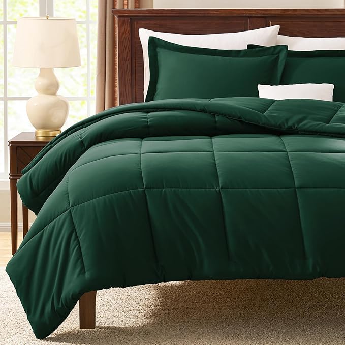 CozyLux Oversized Queen Comforter Set, 3 Pieces Emerald Green 98x98 Box Stitched Design Soft Bedding Set, All Season Lightweight Breathable Bed Set with 1 Down Alternative Comforter and 2 Pillow Shams