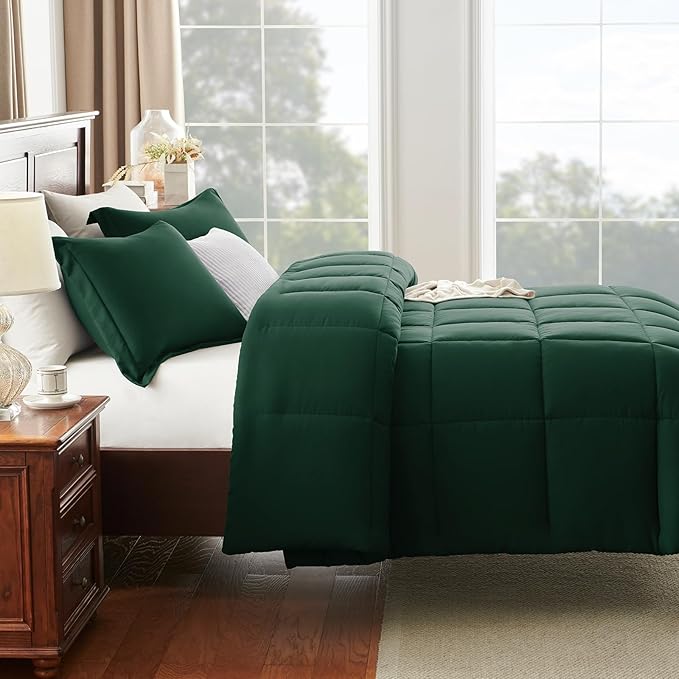 CozyLux Oversized Queen Comforter Set, 3 Pieces Emerald Green 98x98 Box Stitched Design Soft Bedding Set, All Season Lightweight Breathable Bed Set with 1 Down Alternative Comforter and 2 Pillow Shams