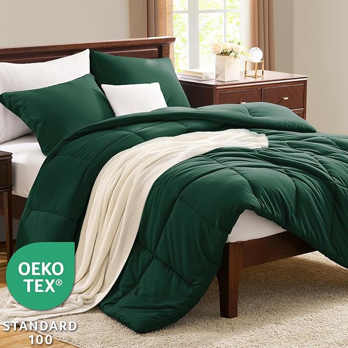 CozyLux Oversized Queen Comforter Set, 3 Pieces Emerald Green 98x98 Box Stitched Design Soft Bedding Set, All Season Lightweight Breathable Bed Set with 1 Down Alternative Comforter and 2 Pillow Shams