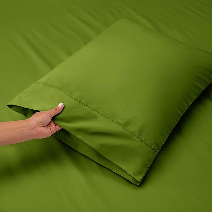 Nestl King Size Sheet Set, 4 Piece Extra Deep Pocket (18-24 inches), Microfiber, Hotel Luxury, Soft, Breathable, Wrinkle-Free, Easy to Care, Calla Green