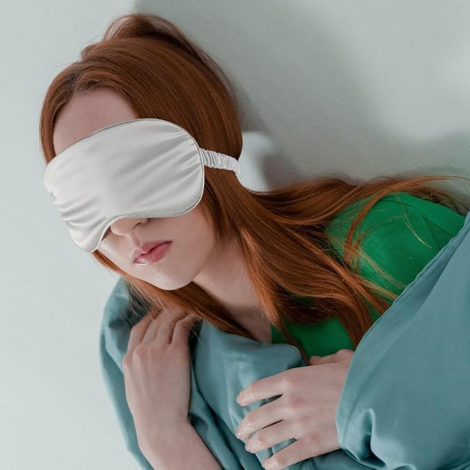 1 Pcs Silk Sleep Mask, Soft Eye Mask with Elastic Strap, Lightweight Blindfold for Men, Women, Travel, and Naps (Black)