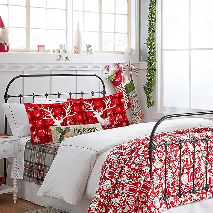 YIYEA Christmas Pillow Cases Queen Size Set of 2, Ultra Soft Double Brushed Microfiber Pillowcases Queen, Christmas Bed Pillow Covers, Fade Resistant, Easy Slip-On (20"x30")