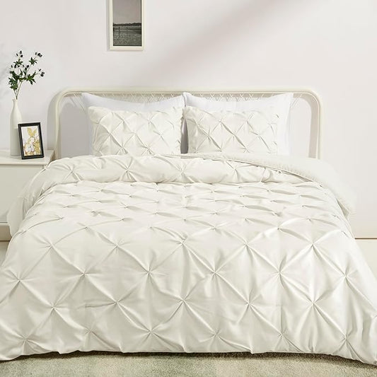 Amazon Basics All-Season Down-Alternative 3-Piece Comforter Bedding Set, Warm Soft Lightweight Microfiber, Pinch Pleat Design with Piped Edges, King, Cream