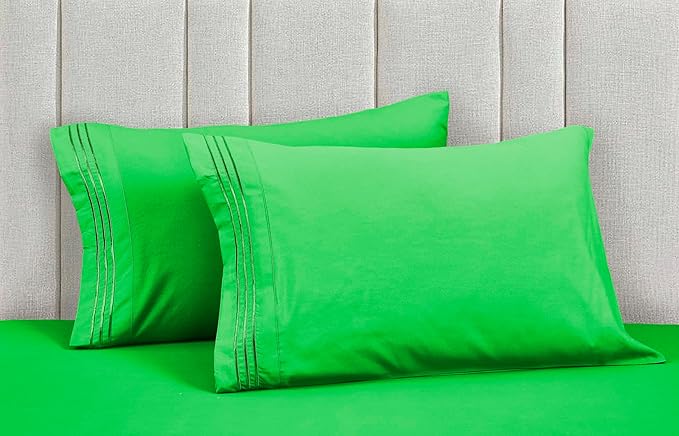 Mocassi Pillowcases 1800 Premium Hotel Quality - Easy Care, Smooth Weave, Wrinkle and Stain Resistant, Easy Slip-On, 2-Piece Set, Standard/Queen Pillowcase, Emerald Green
