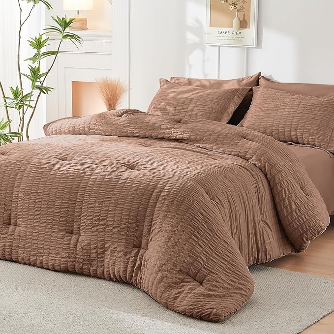 HYMOKEGE Mocha Mousse King Size Comforter Set Seersucker 7 Pieces, All Season Luxury Bed in a Bag for Bedroom, Bedding Set with Comforter, Sheets, Pillowcases & Shams
