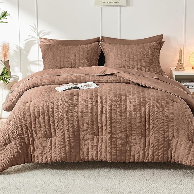 HYMOKEGE Mocha Mousse Queen Comforter Set Seersucker 7 Pieces, All Season Luxury Bed in a Bag Queen for Bedroom, Bedding Set with Comforter, Sheets, Pillowcases & Shams