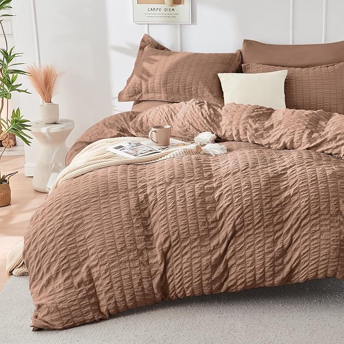 HYMOKEGE Mocha Mousse Queen Comforter Set Seersucker 7 Pieces, All Season Luxury Bed in a Bag Queen for Bedroom, Bedding Set with Comforter, Sheets, Pillowcases & Shams