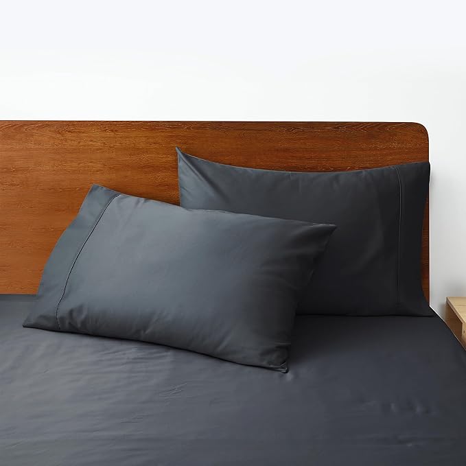 100% Egyptian Cotton Pillow Cases Set of 2, Standard Size 400 Thread Count Cooling Pillowcases, Soft and Breathable Pillow Covers with Envelope Closure, 20x26 Inches (Standard, Dark Grey)