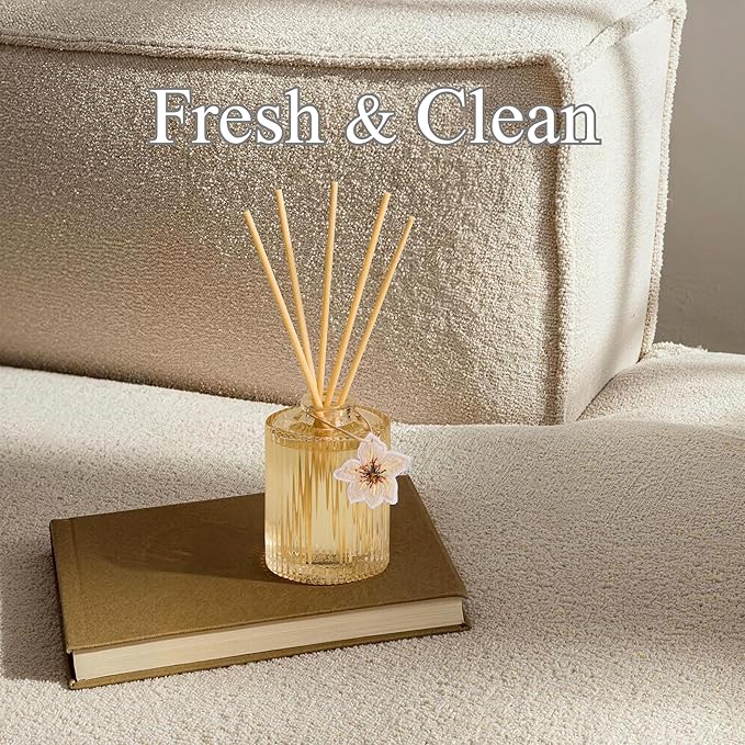 COCORRÍNA Reed Diffuser Set, White Magnolia Oil Diffuser with 8 Reeds & Fruit Charm, 6.09 fl oz Long-Lasting Home Fragrance for Bathroom Bedroom Décor