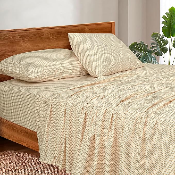 ROYALE LINENS 4 Piece King Sheets Set - Soft Brushed 1800 Microfiber Bedding - 1 Fitted and 1 Flat Sheet, 2 Pillow Cases - Wrinkle Free & Fade Resistant - Hotel Luxury Bed Sheets Set (Clay, King)