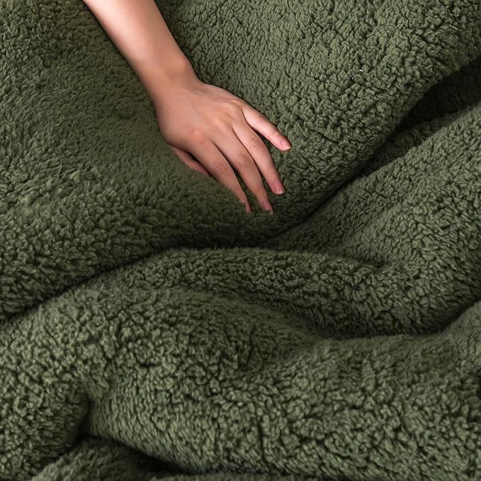 Warm Ultra-Soft Sherpa King Size Down Comforter - Reversible Bedding Down Alternative Blanket Comforter and 2 Pillowshams Plush Comfort Fluffy for Winter Fall (Dark Olive Green Cal/Cal King)